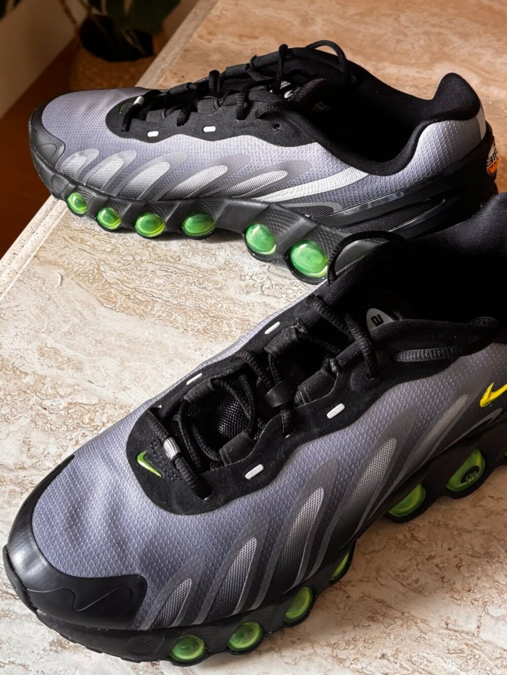 Nike Air Max DN8 'Black Volt' | Men's Size US10